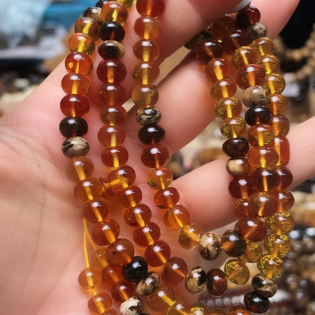 琥珀裸石未镶嵌七