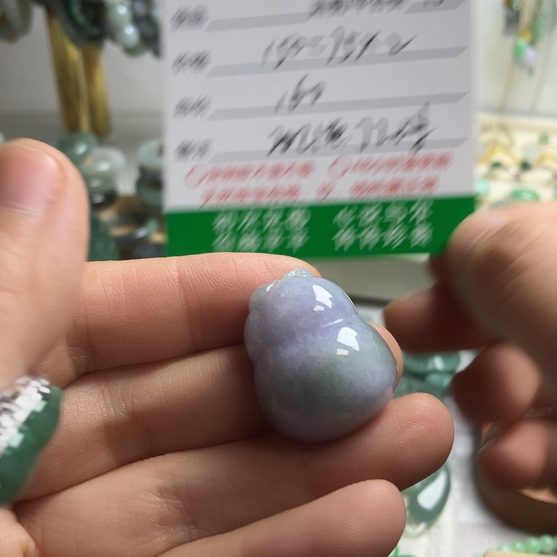 悦***喜翡翠未镶嵌颈饰葫芦