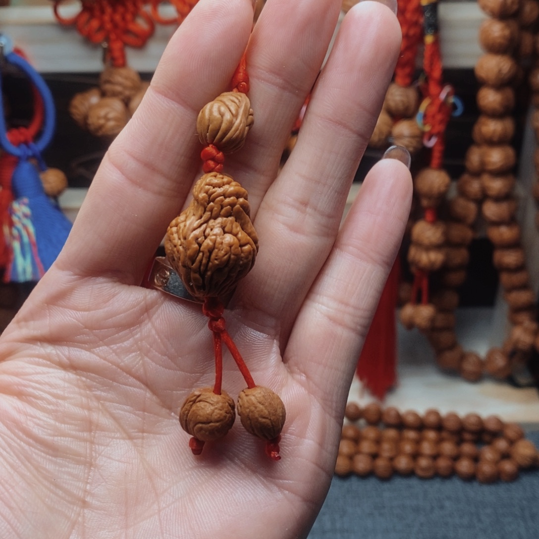 桃核吊坠龙纹桃枭