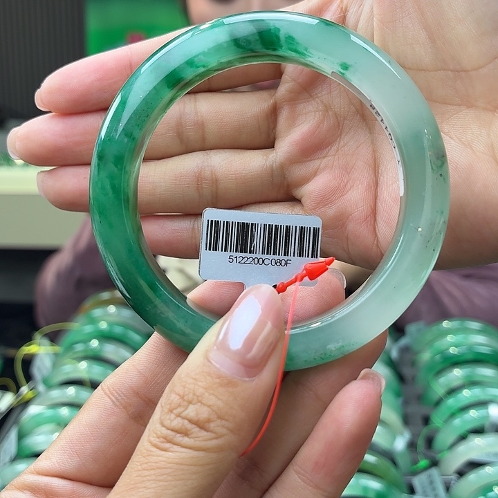 石英质玉未镶嵌颈饰54，55圈