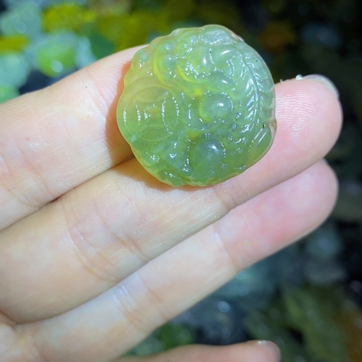 未镶嵌蛇纹石玉颈饰