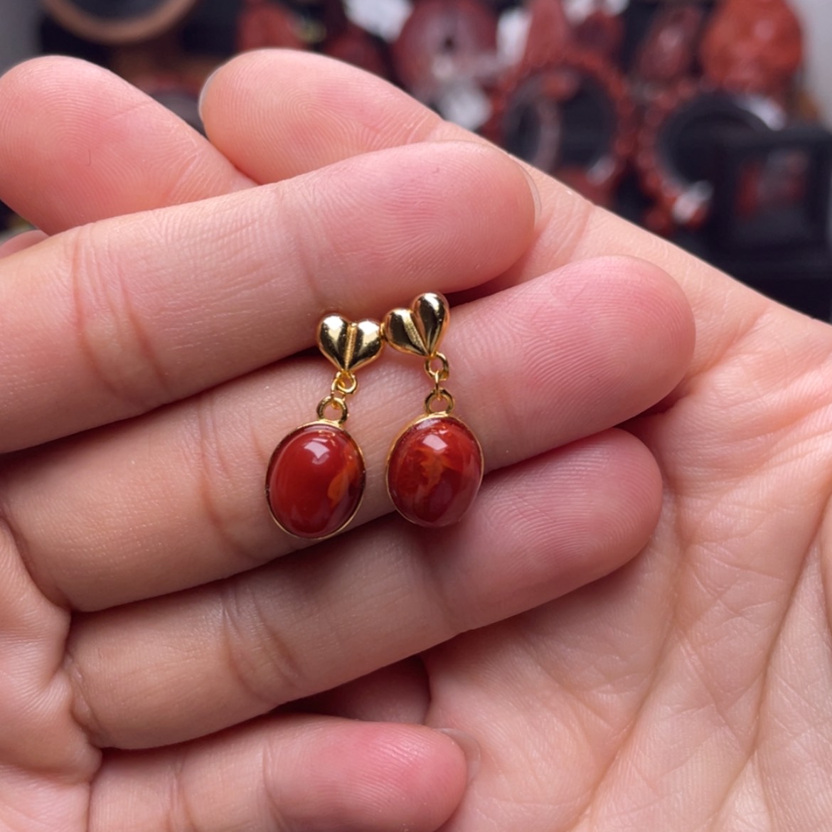 【闪购商品】银S925镶嵌牛血红耳钉南红玛瑙七*?