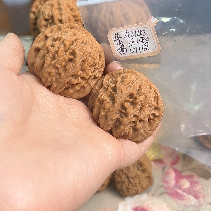 文玩核桃把件一代楼