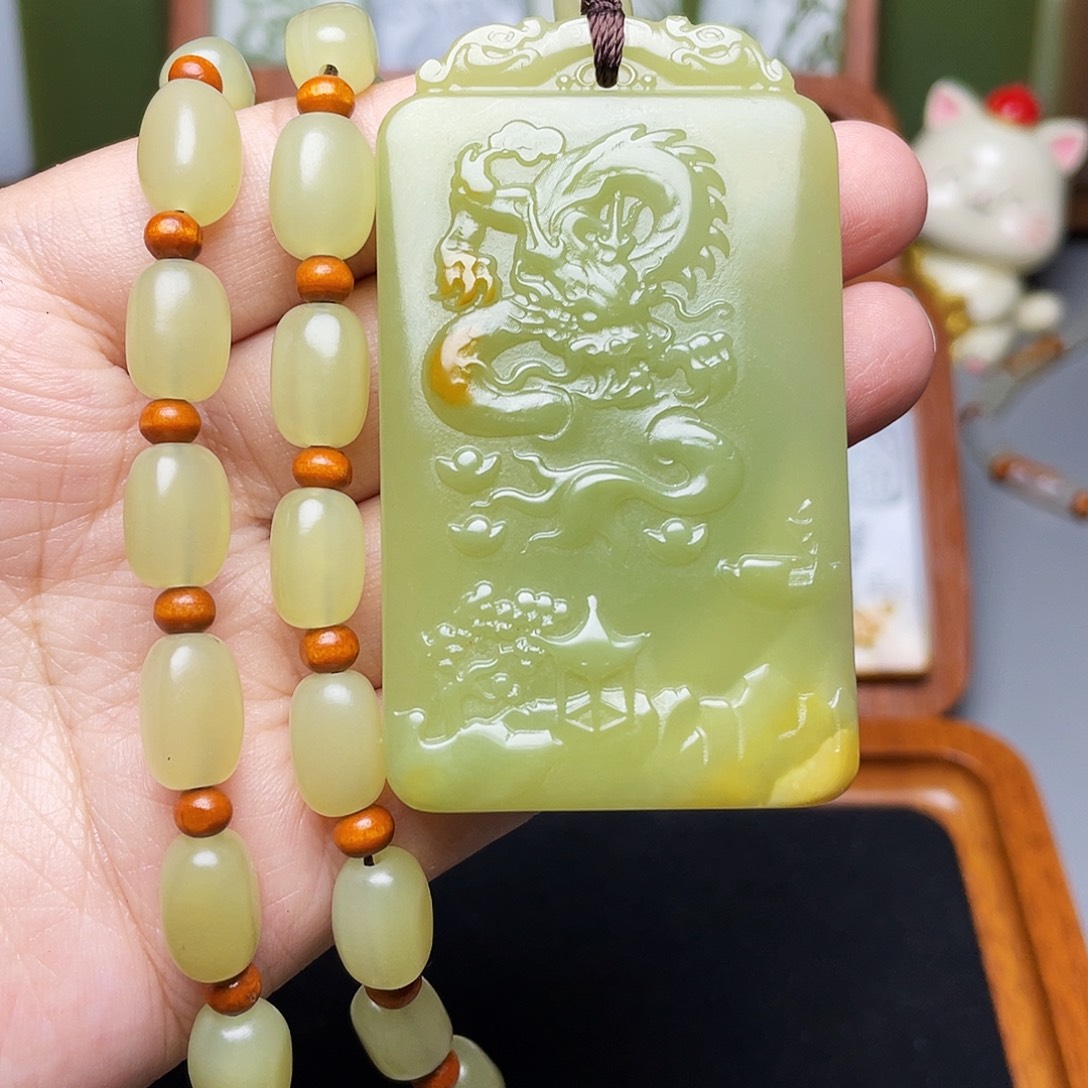 潜***渊新疆昆仑山脉料生肖龙牌