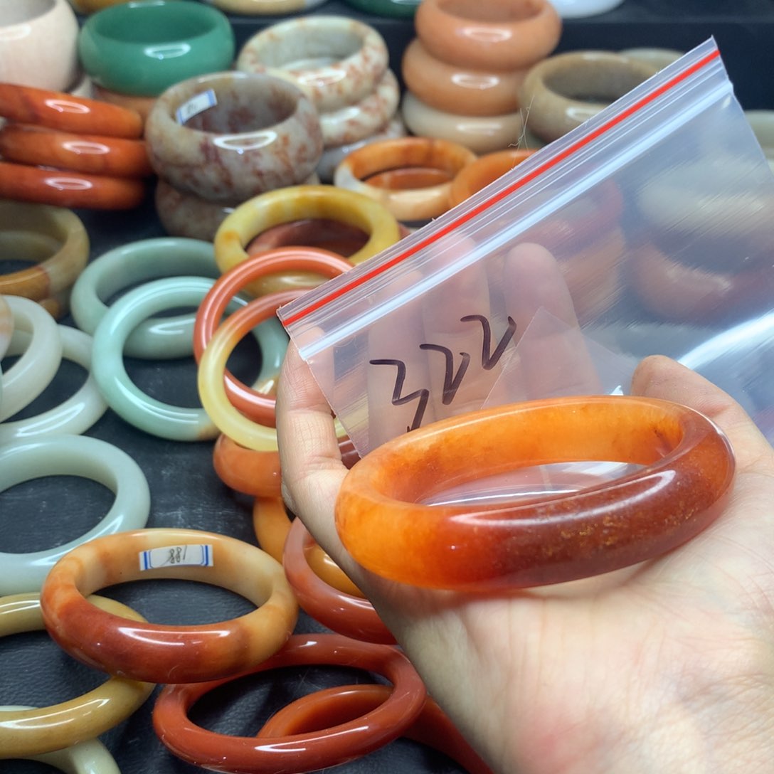 石英质玉未镶嵌手镯二*妈322