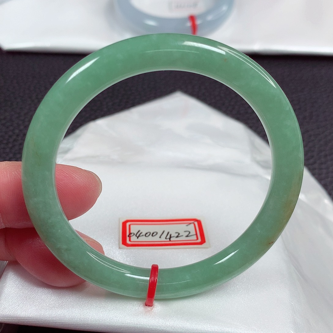 翡翠手镯未镶嵌天然翡翠手镯