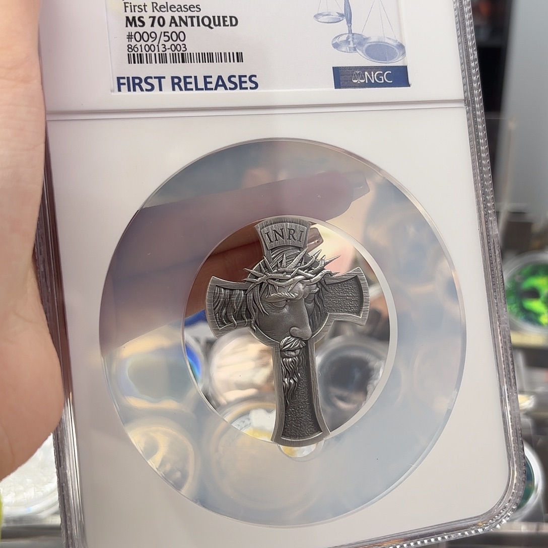 风***忆纯银耶稣受难十字架纯银纪念币2025NGC70