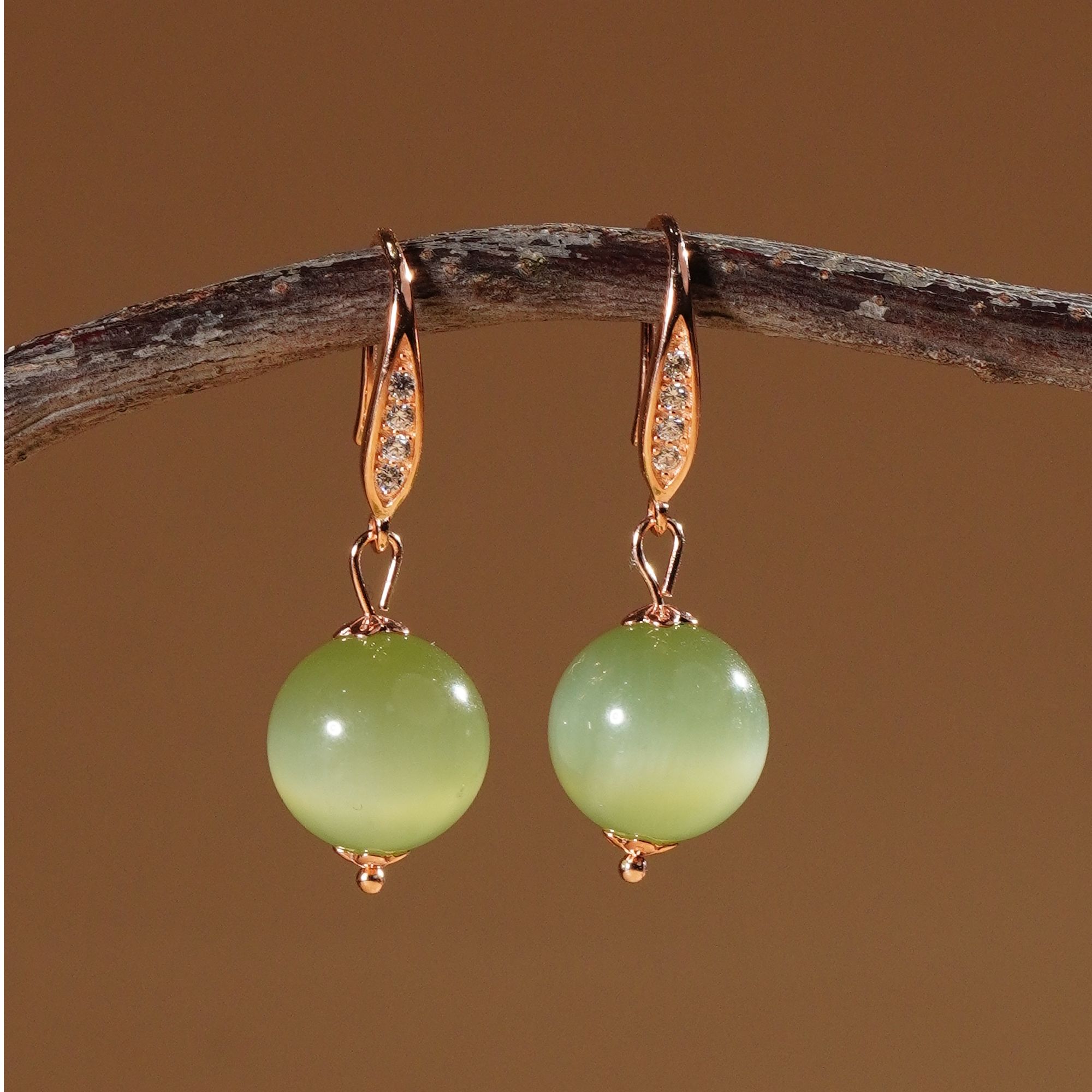 HB20018和田玉粉青猫眼耳坠