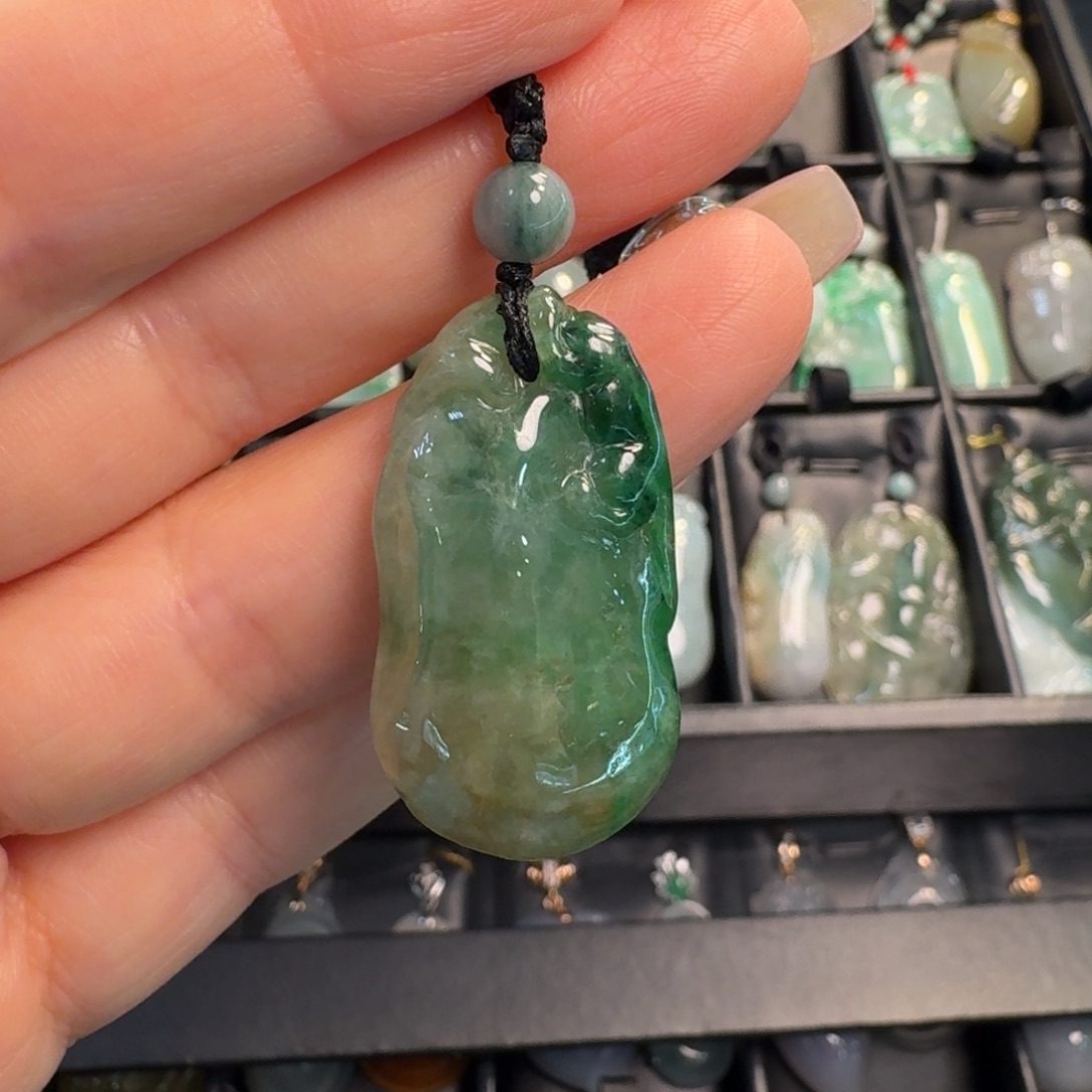 翡翠未镶嵌颈饰福瓜