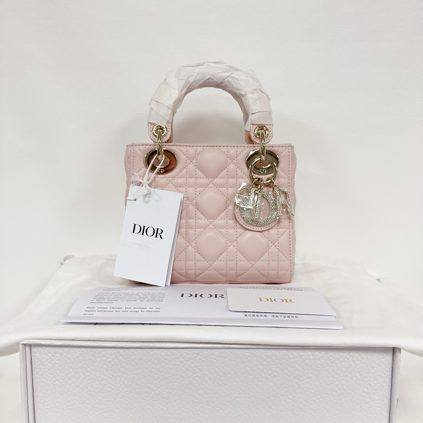 99新 DIOR/迪奥 三格戴妃 樱花粉金扣 满钻logo超级美丽 0235