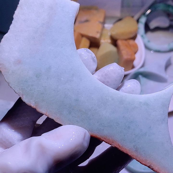 翡翠未镶嵌颈饰边角料