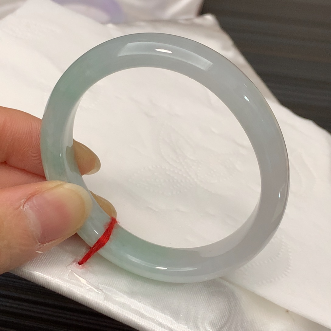 翡翠手镯未镶嵌翡翠手镯未镶嵌53.5圈口贵妃