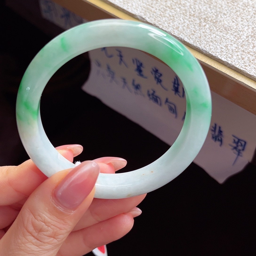 翡翠未镶嵌手镯手镯