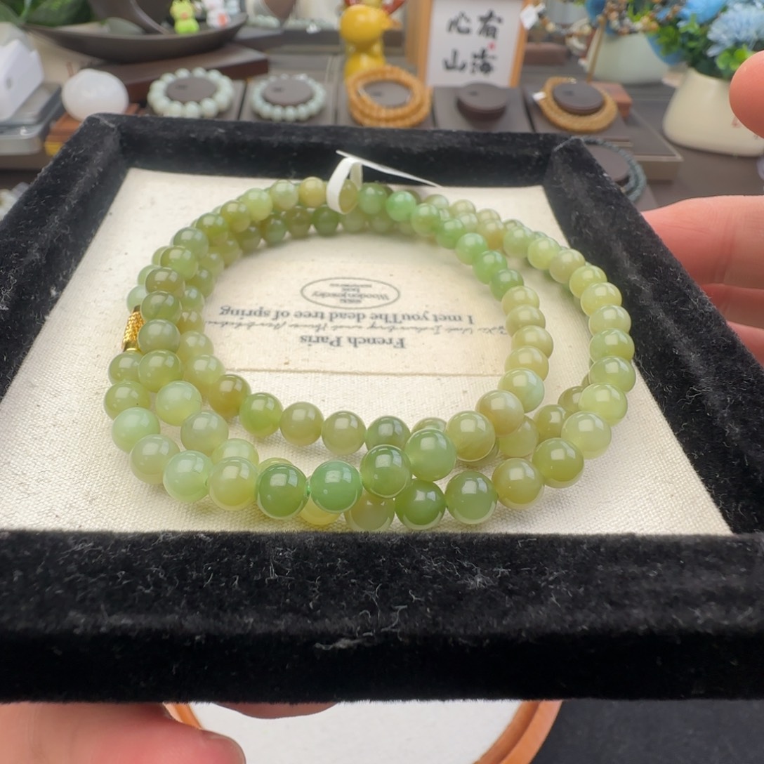 和田玉未镶嵌手链卡6黑羊洞起荧光无黑点 108，7-1