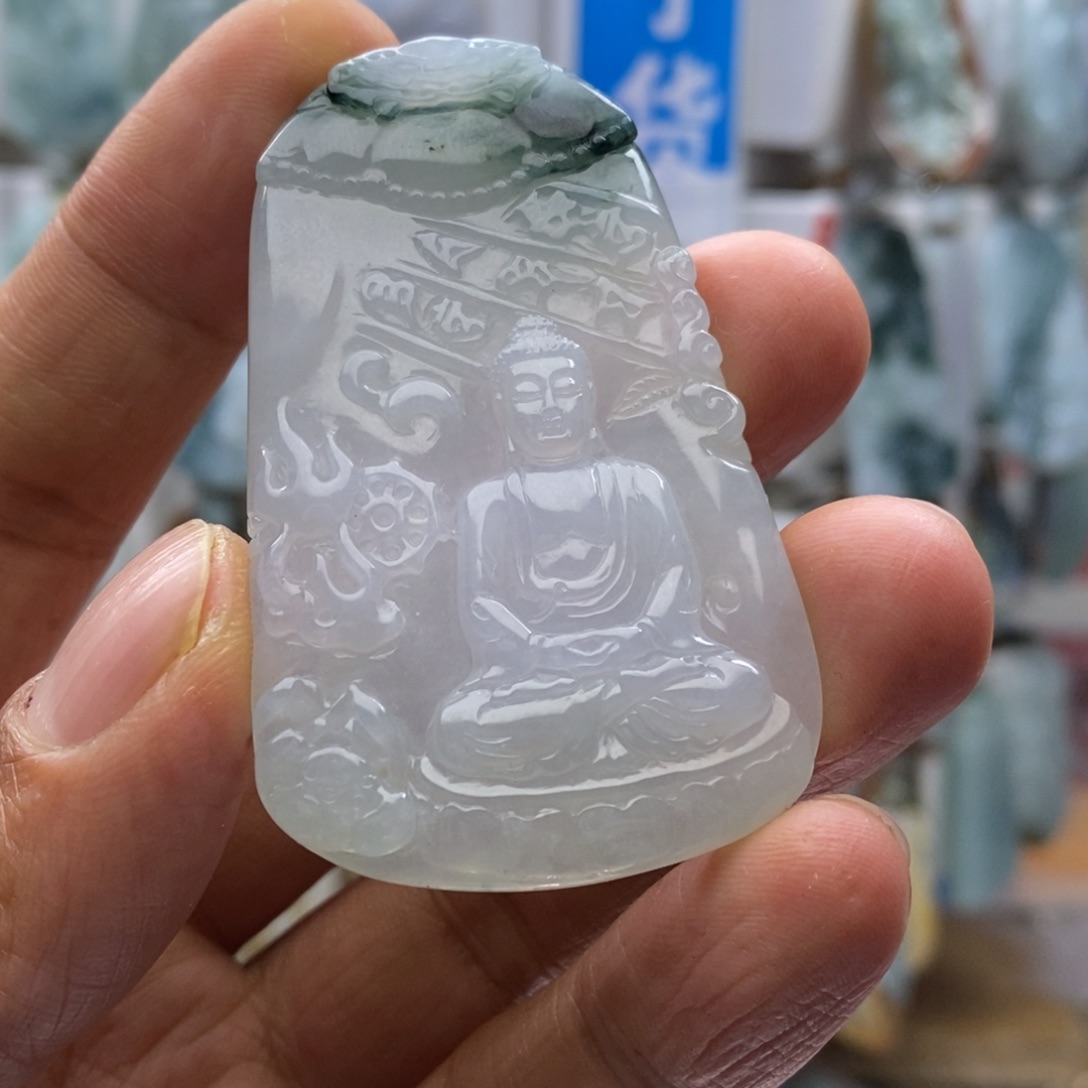 翡翠颈饰未镶嵌佛