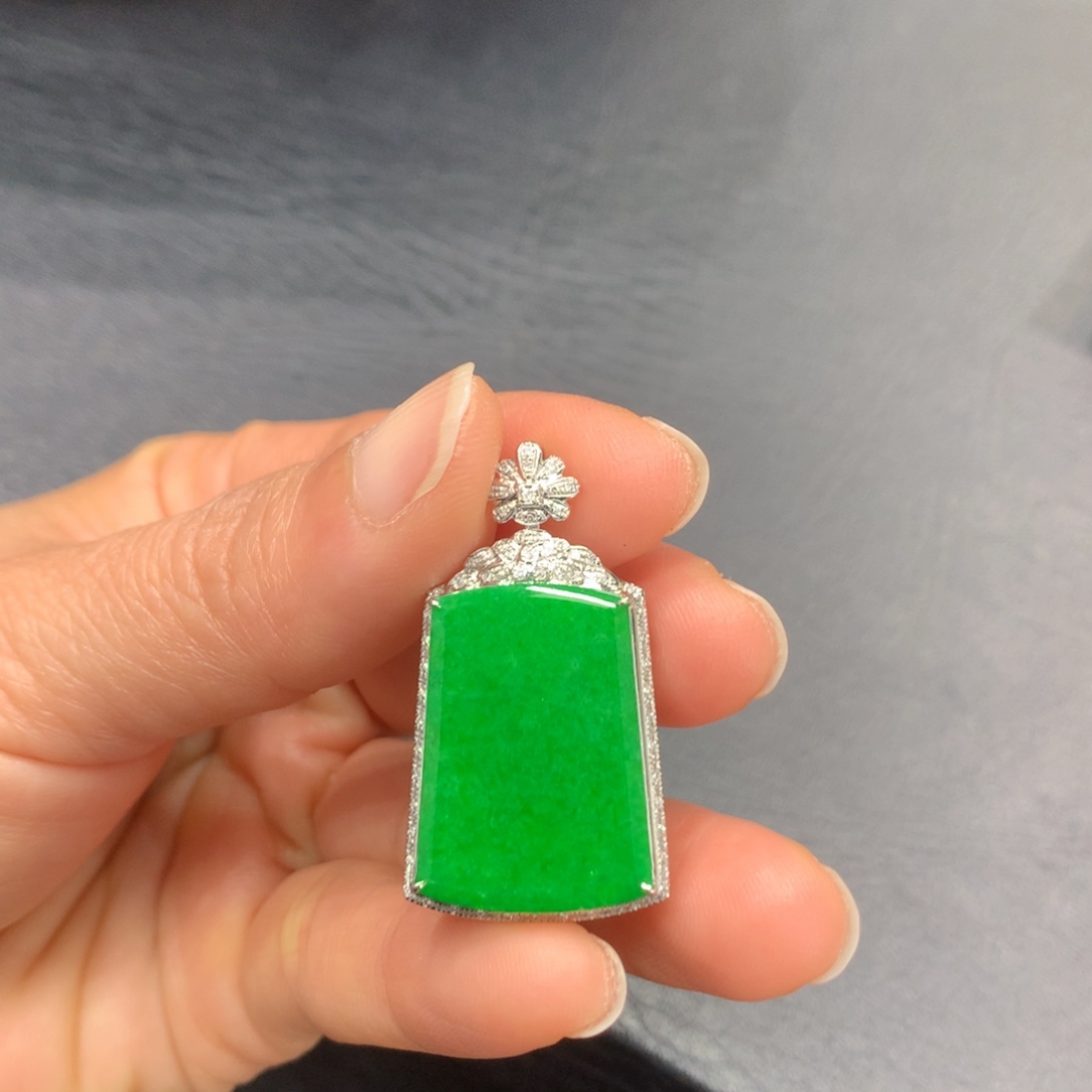 翡翠18K金镶嵌吊坠(不含链)