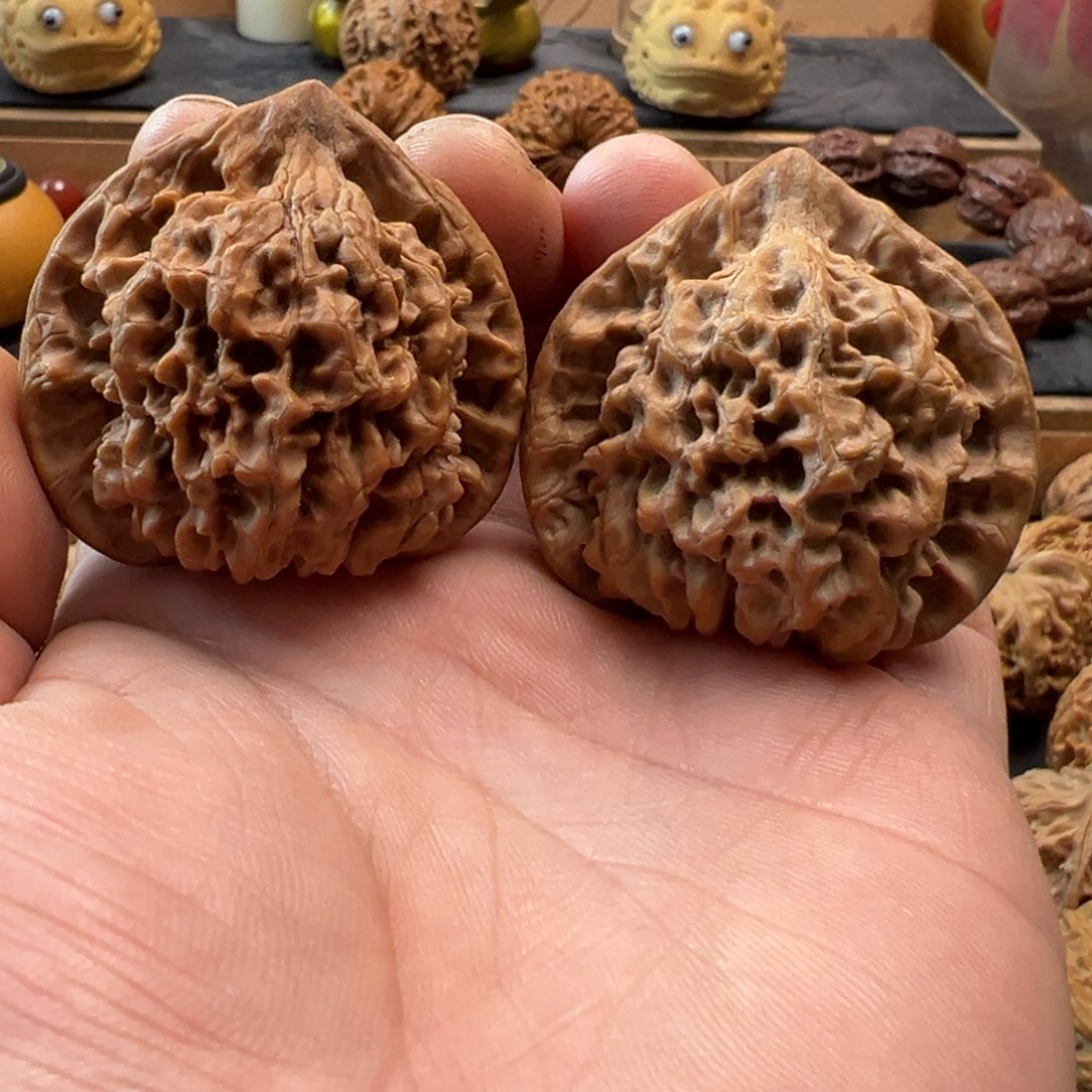 猴头核桃把件文玩核桃，麒麟纹官帽