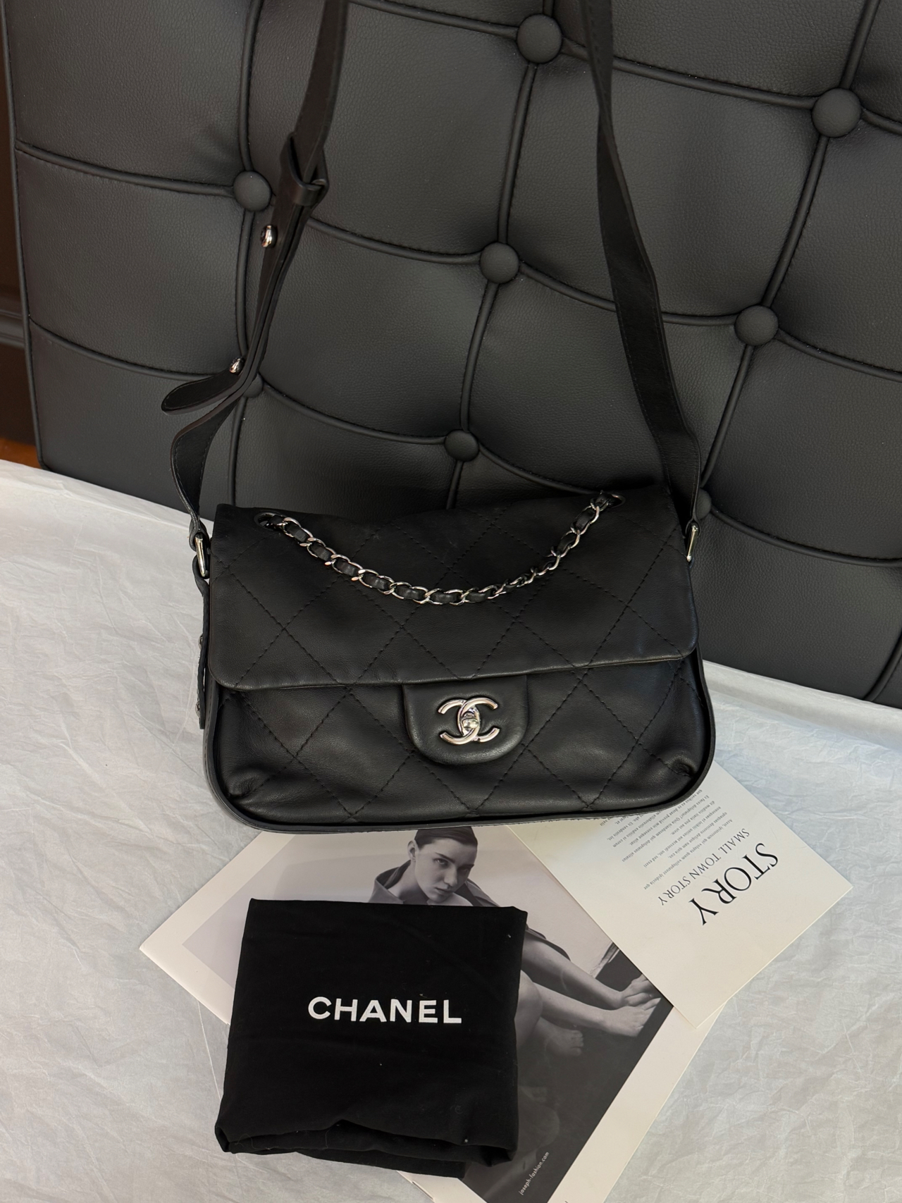 95新 Chanel/香奈儿 0171 Chanel 黑银宽肩带cf邮差包