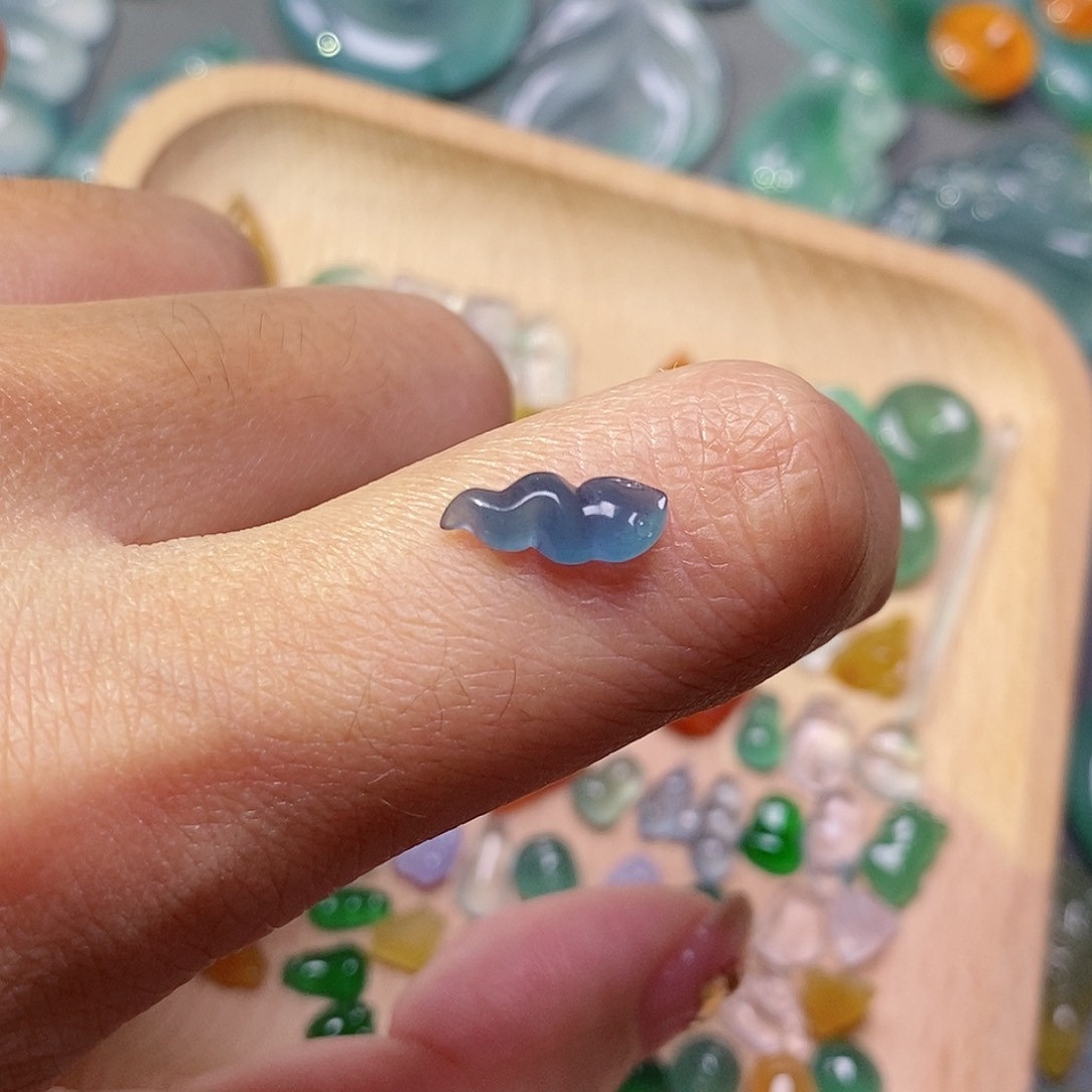 翡翠颈饰未镶嵌西**翠翡翠