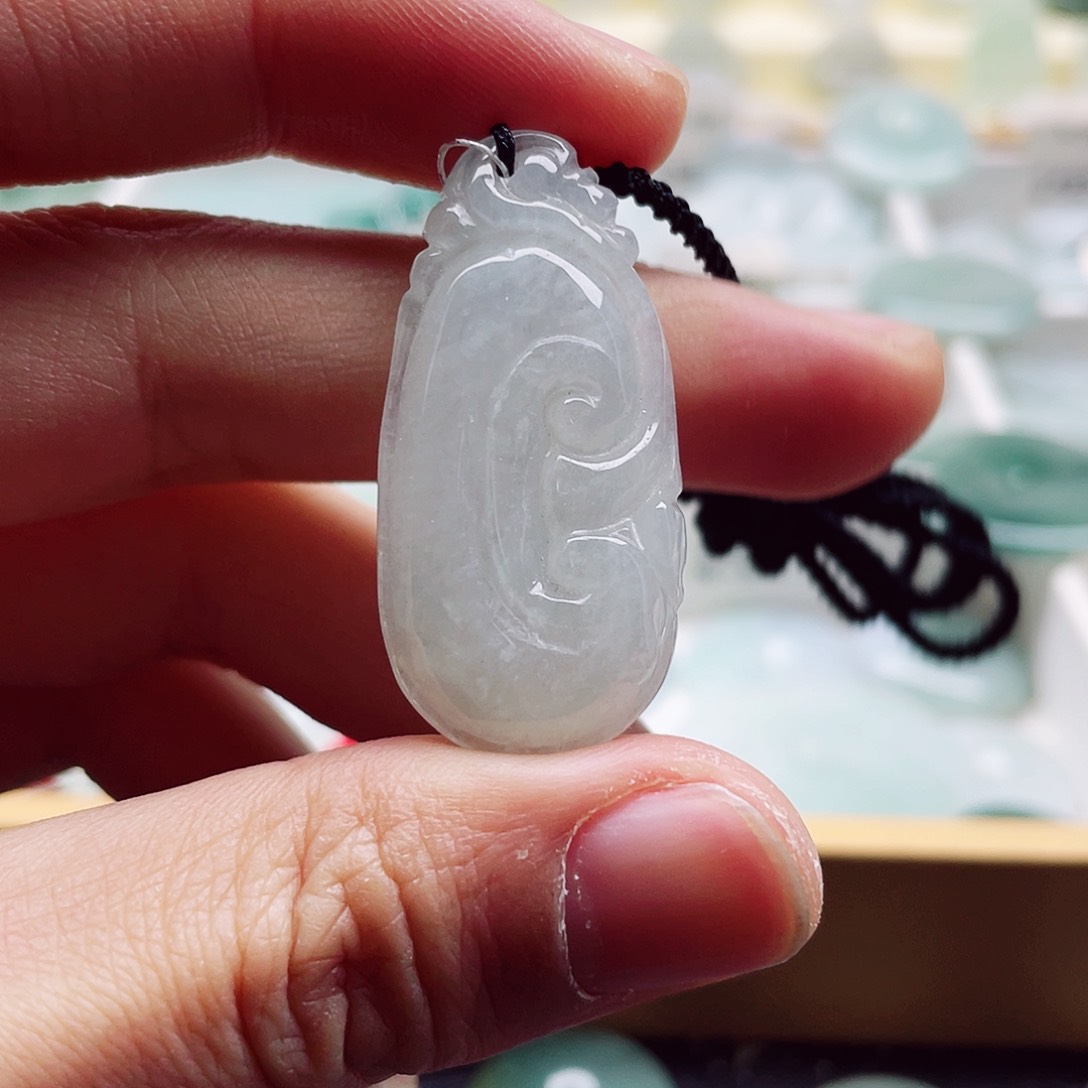 翡翠颈饰未镶嵌天然翡翠