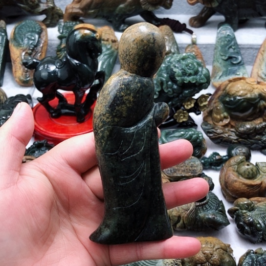 岫岩河磨玉（透闪石质玉）把件未镶嵌