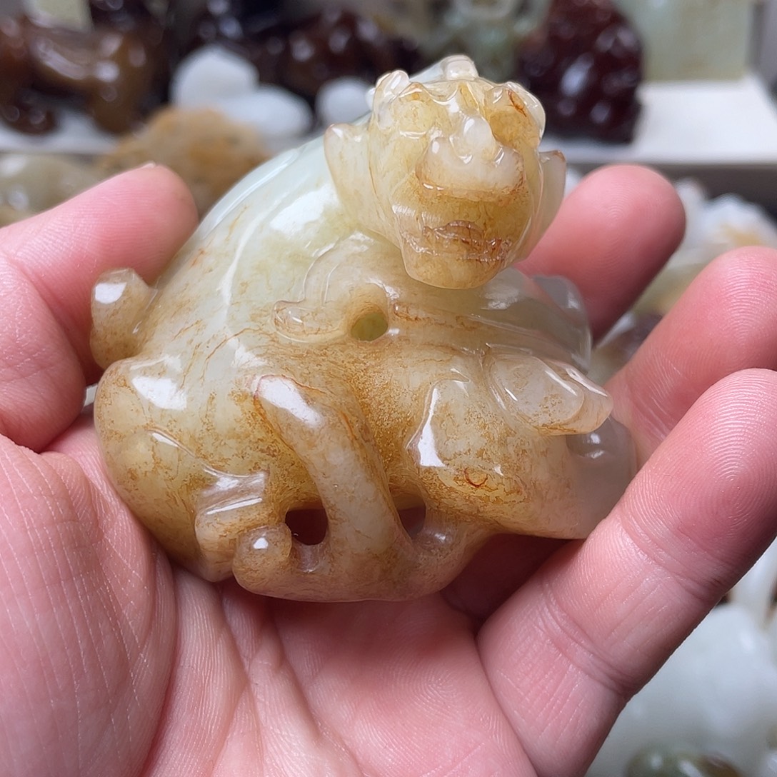 紫***标和田玉未镶嵌颈饰