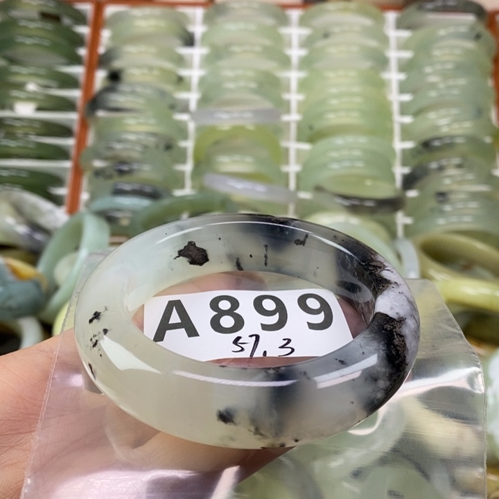 福***宝蛇纹石玉未镶嵌手镯