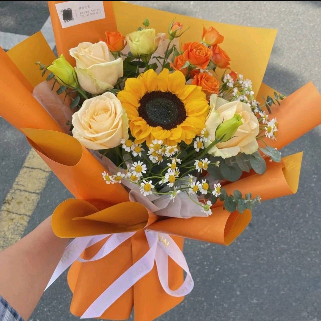 【一帆风顺】一支向日葵三支香槟玫瑰混搭花束