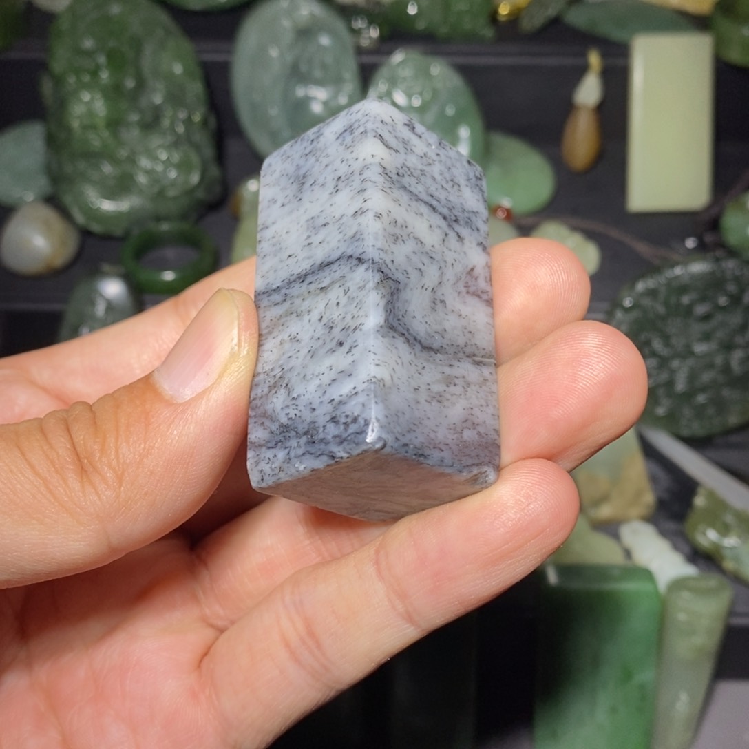 颈饰未镶嵌和田玉旺*