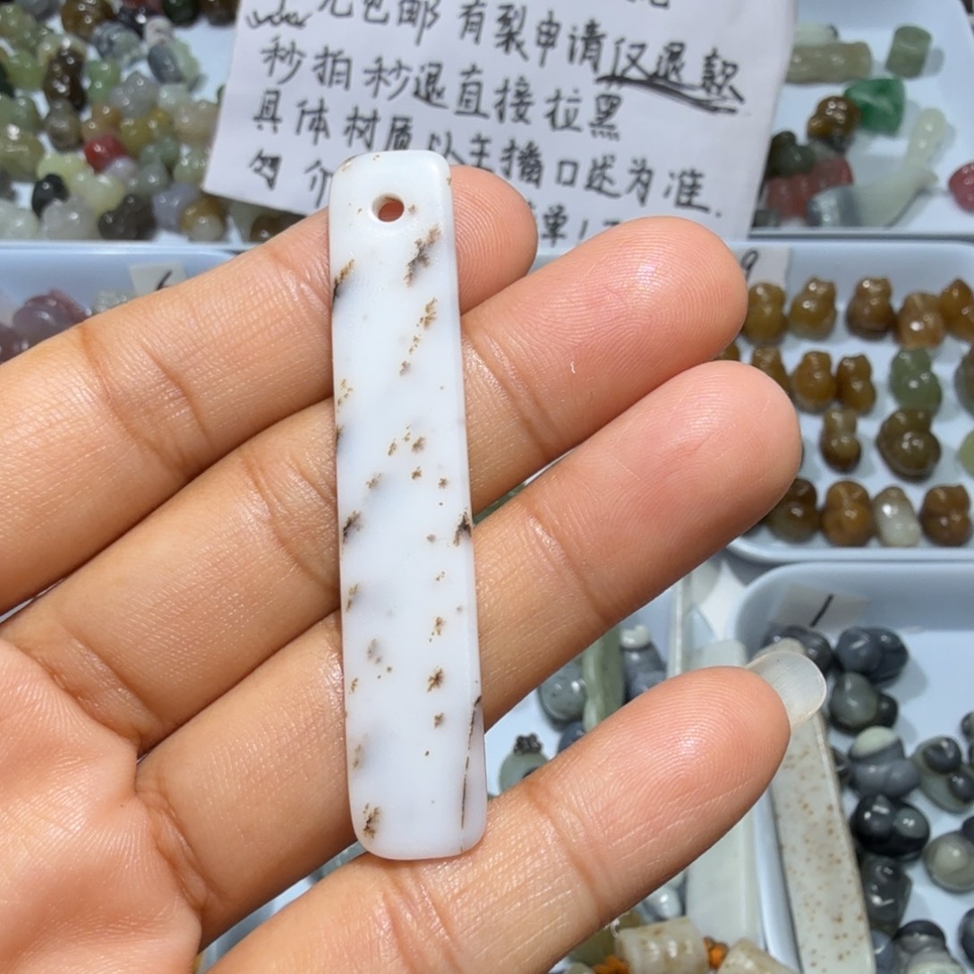 和田玉未镶嵌珠宝奇石