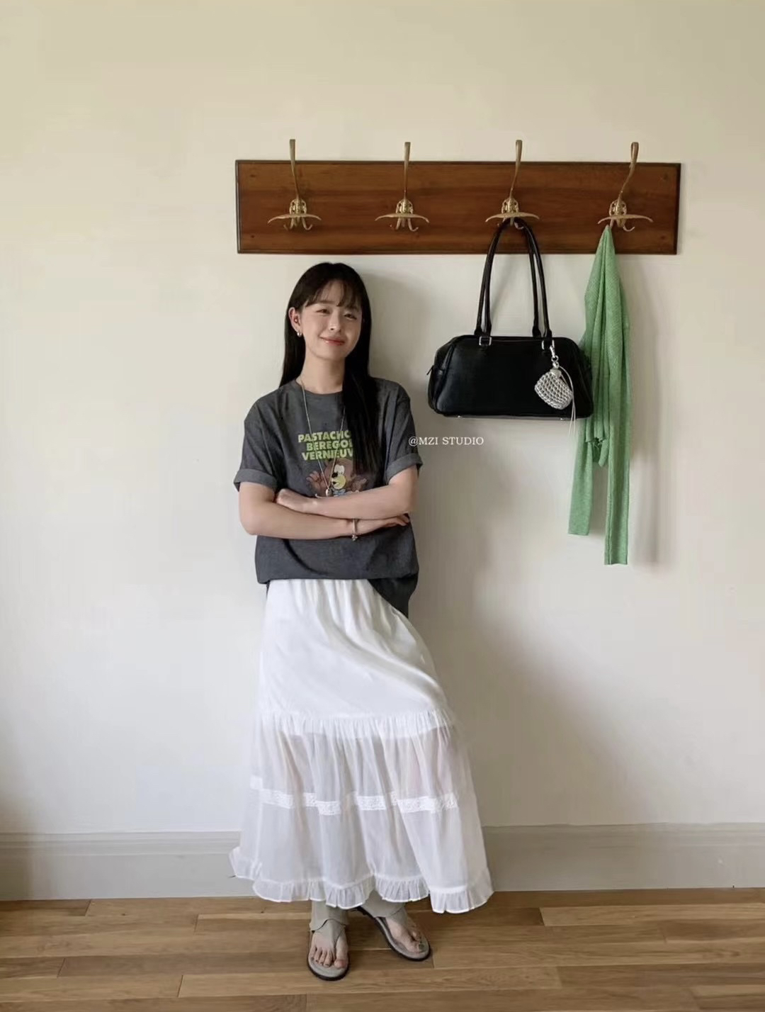 @哈呐I夏季韩系高腰蕾丝木耳边A字中长款纯色白色半身裙