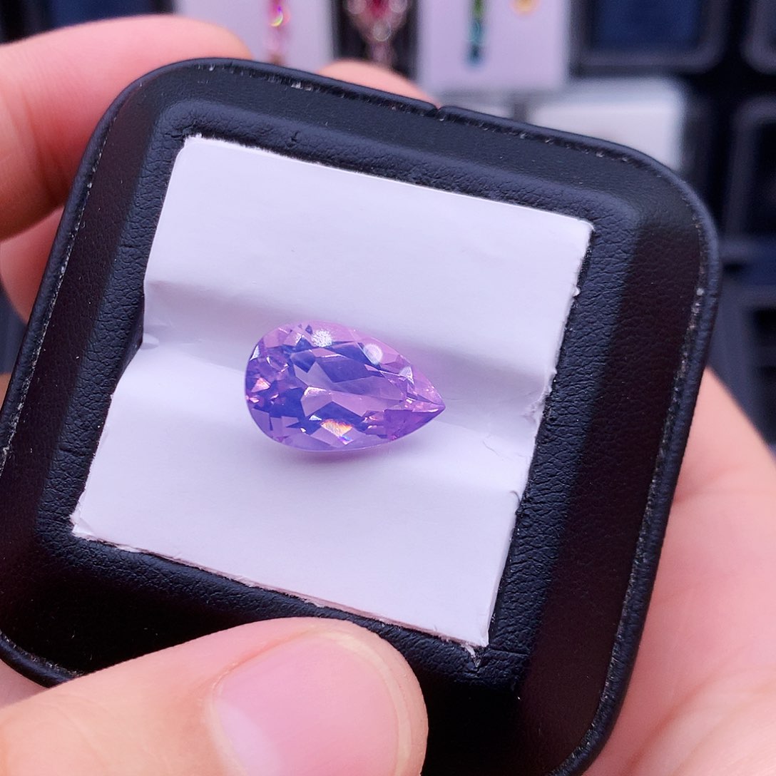 紫晶7.1克拉薰衣草色裸石未镶嵌