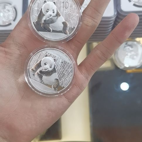 纯银2015熊猫银纪念币