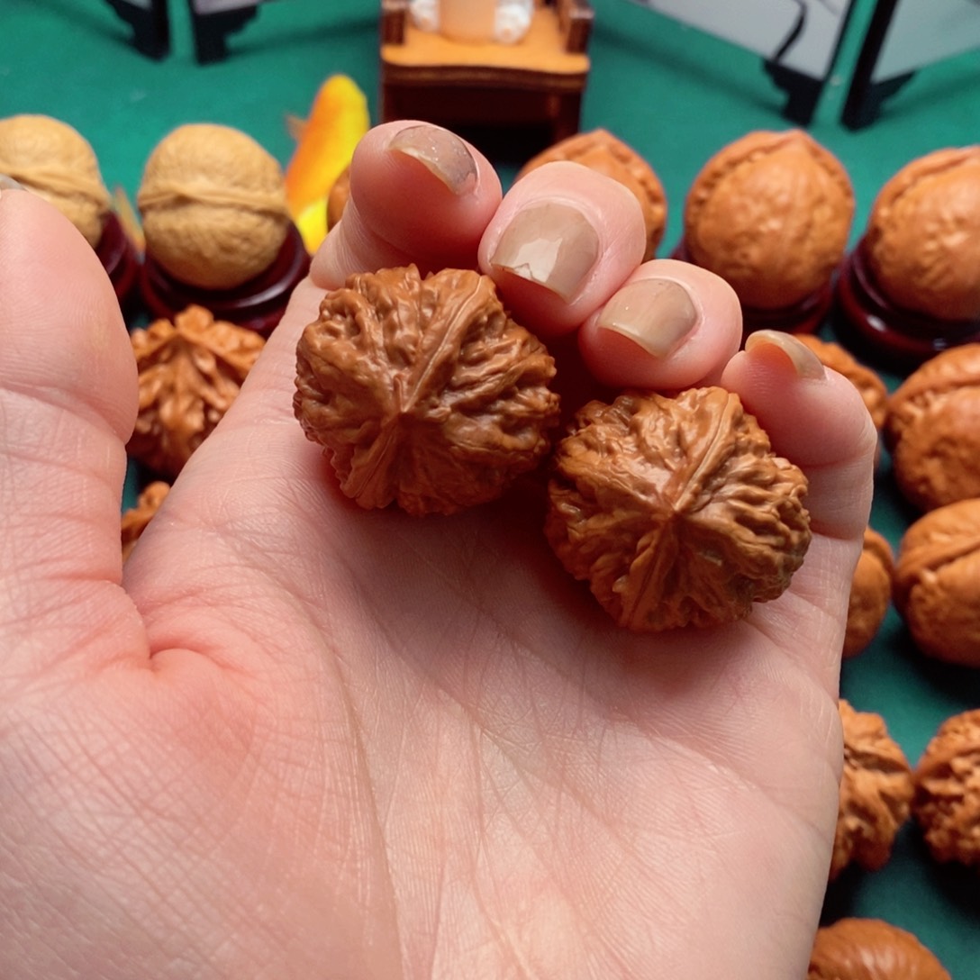 文玩核桃吊坠肉龙