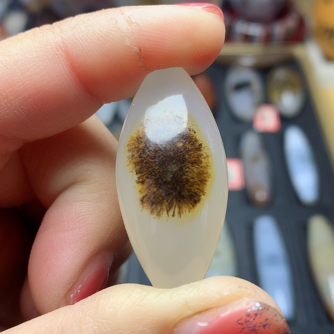 玛瑙/玉髓颈饰未镶嵌