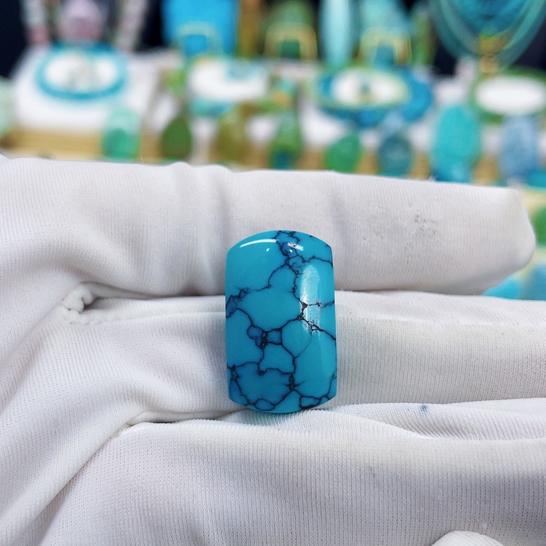 绿松石未镶嵌颈饰