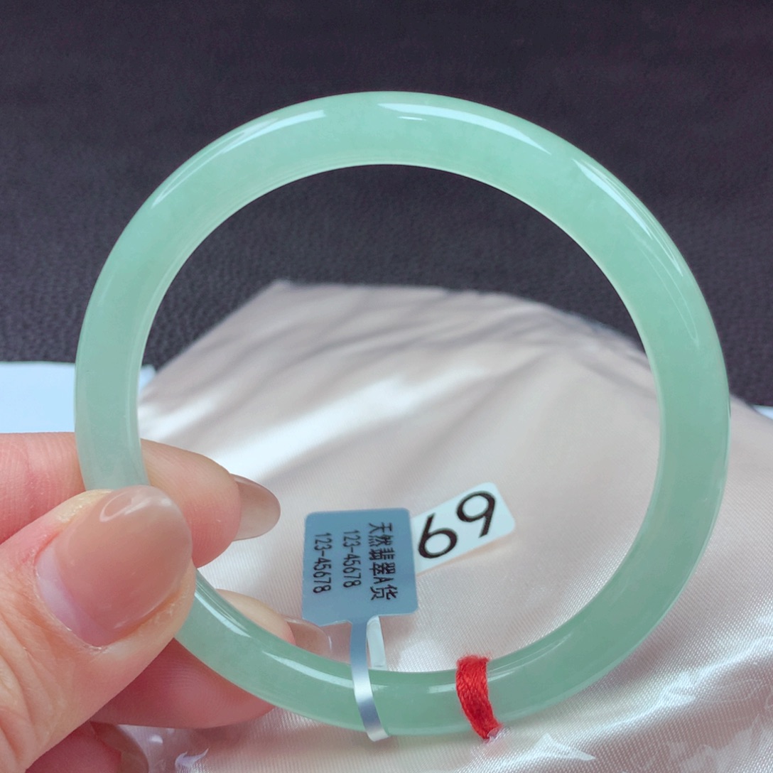 翡翠手镯未镶嵌手镯88