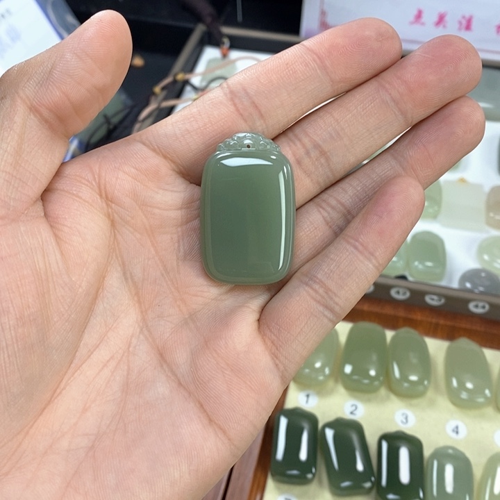 和田玉颈饰未镶嵌朝*