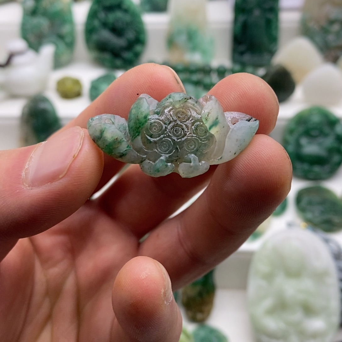 独山玉颈饰未镶嵌