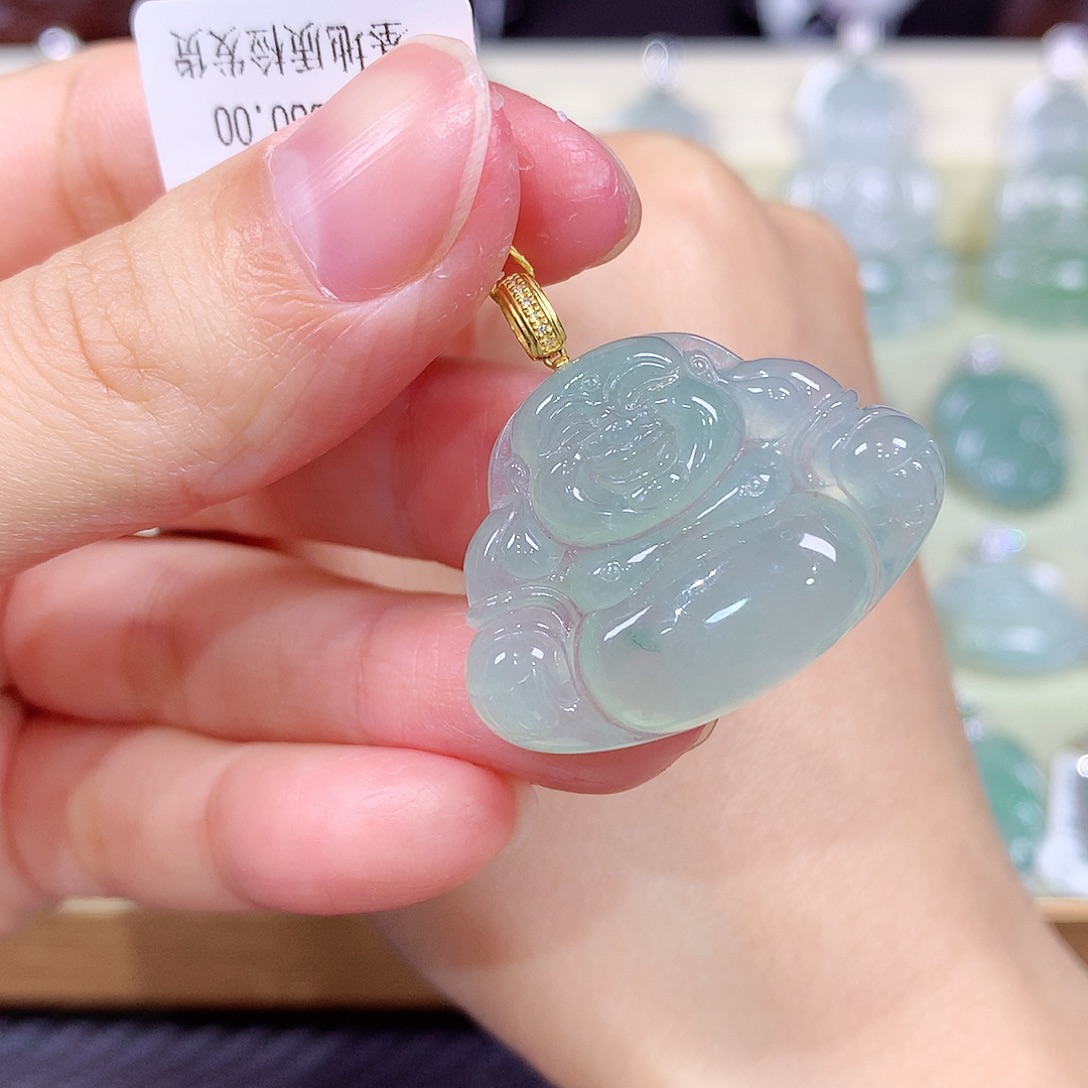 翡翠18K金镶嵌颈饰佛公