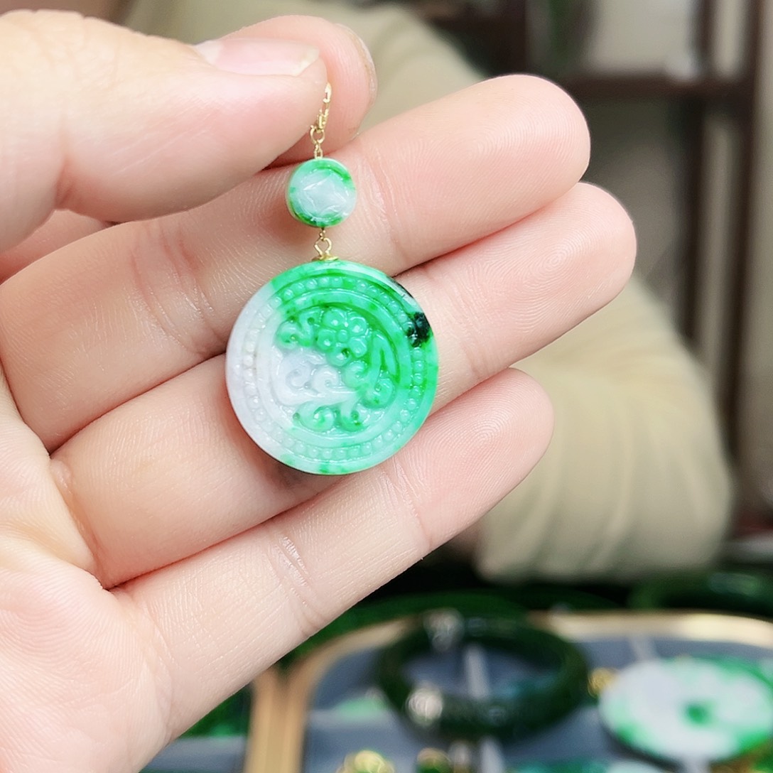 翡翠颈饰18K金镶嵌吊坠