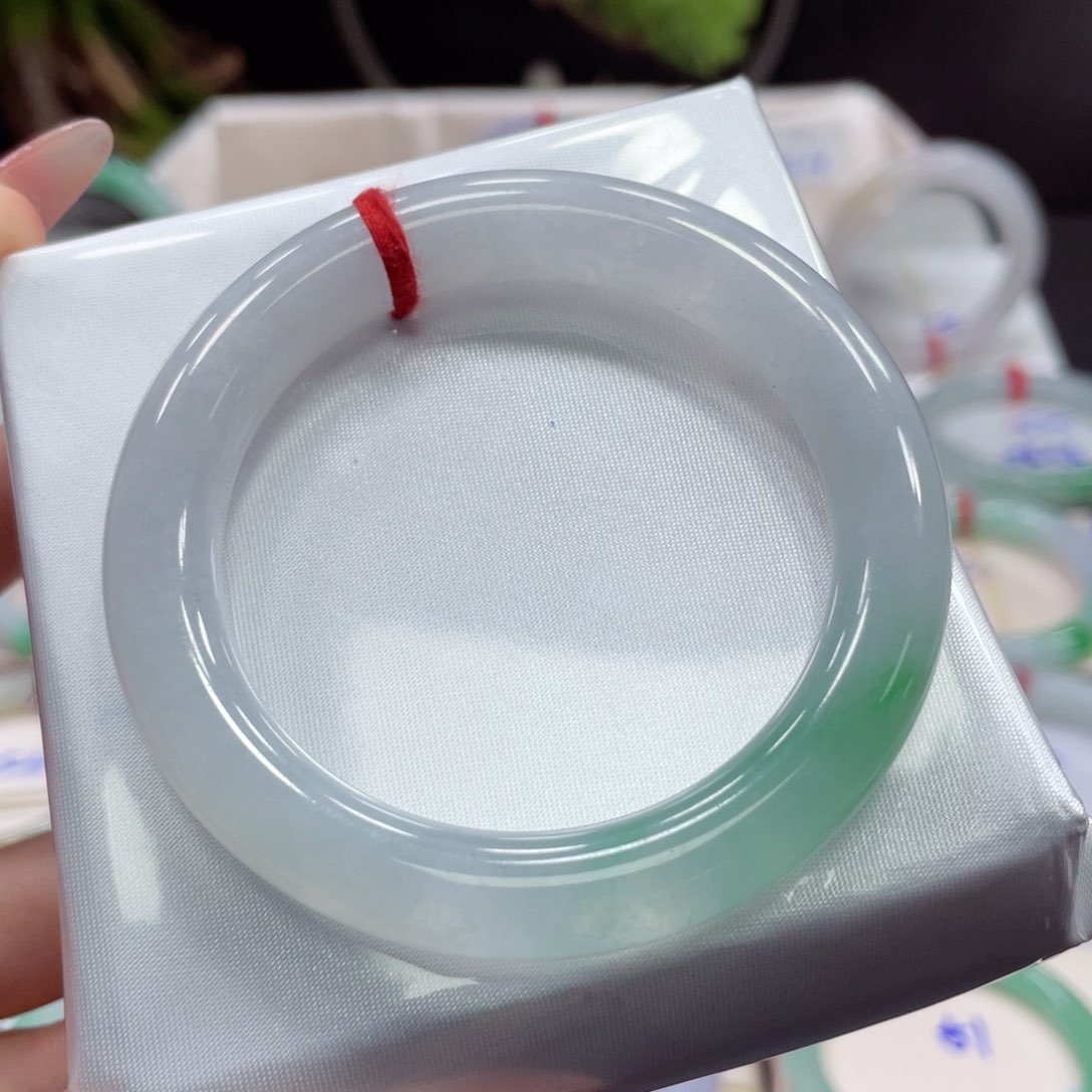 翡翠未镶嵌手镯50圆条