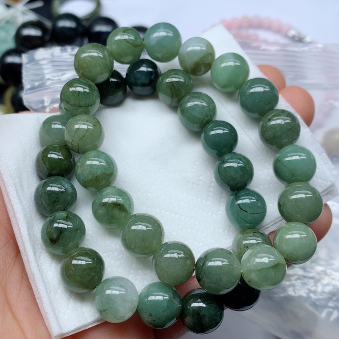 翡翠颈饰未镶嵌手串