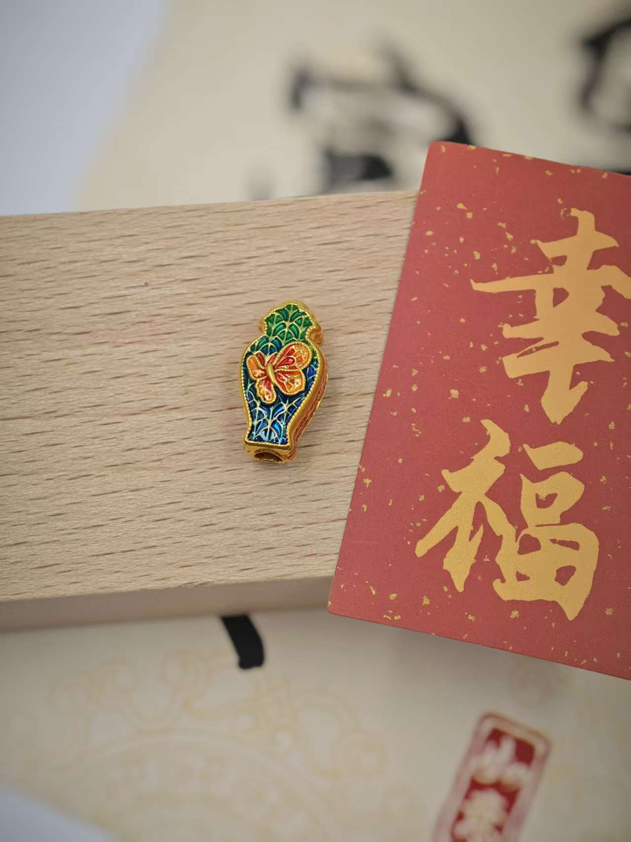999足金纯黄金花瓶蝴蝶小配件
