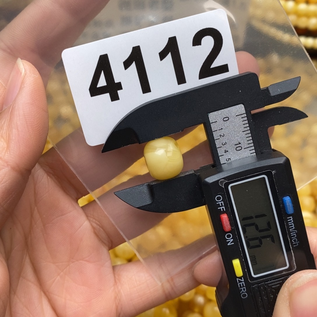 蜜蜡珠宝奇石未镶嵌