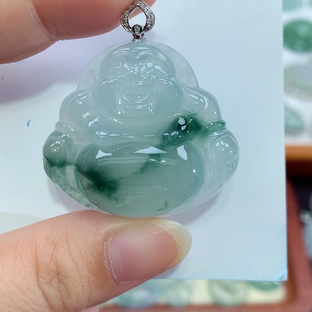 翡翠18K金镶嵌颈饰佛