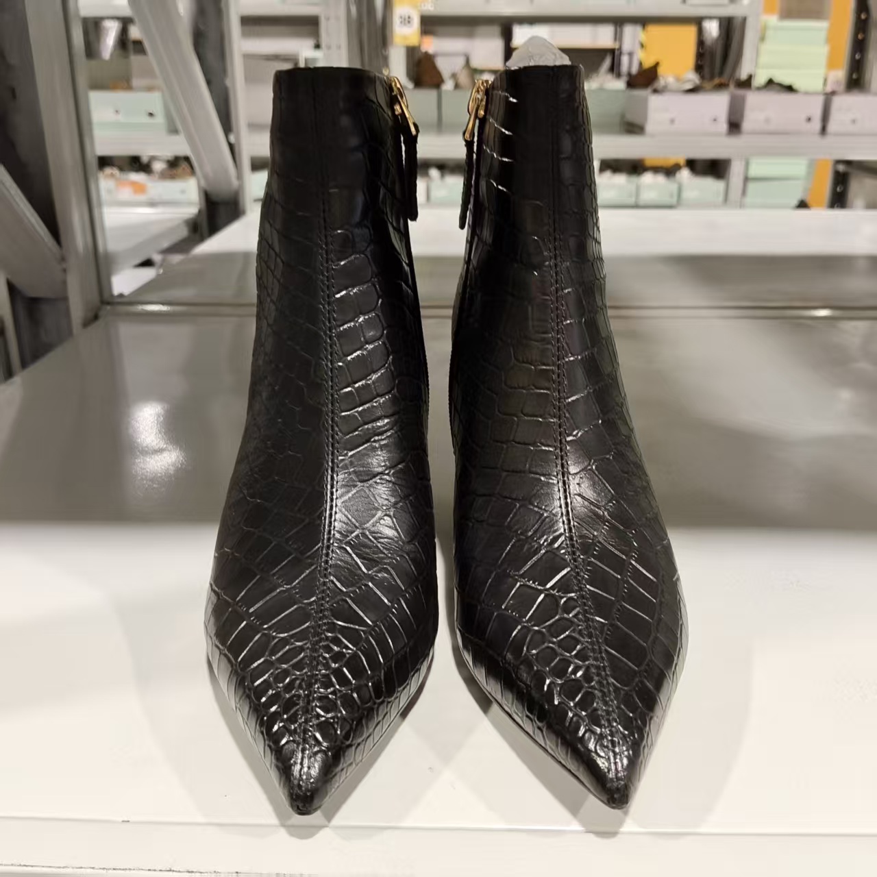 星期六工厂店新品秋冬季休闲时尚真皮短靴 