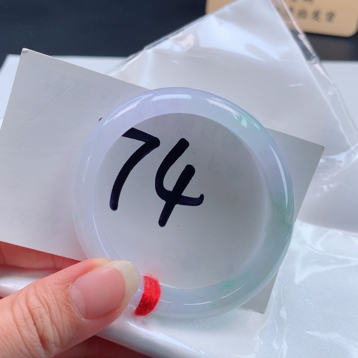 翡翠手镯未镶嵌冰