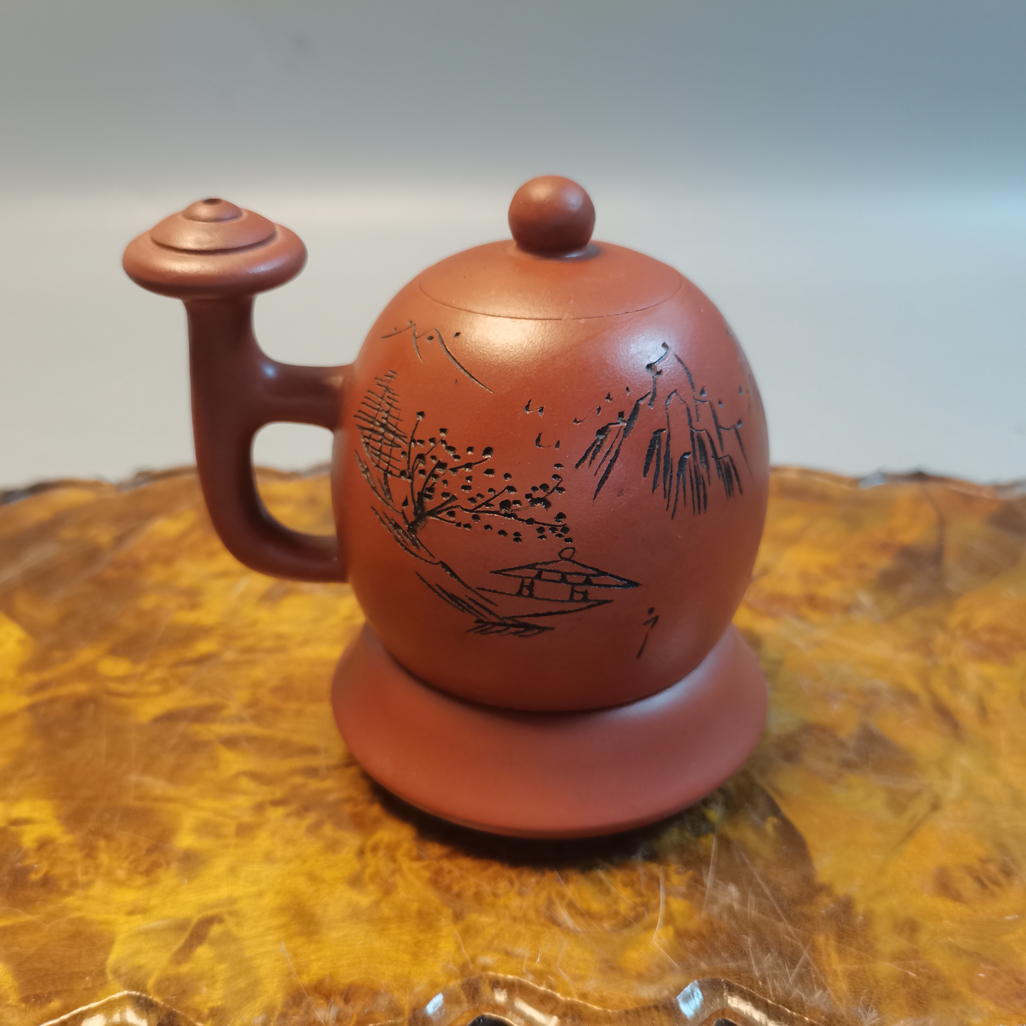 蜜安瓷茶壶（盖子有破损）
