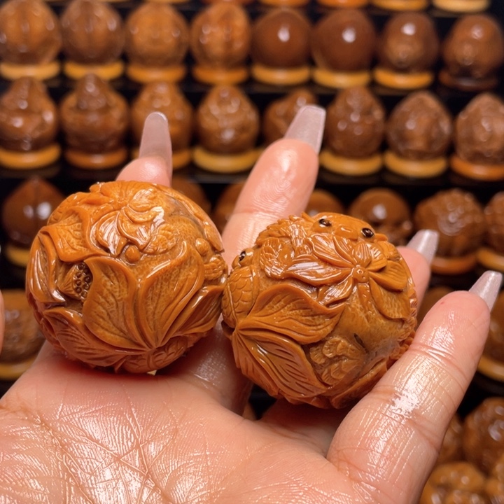 橄榄核把件?***烦橄榄雕刻